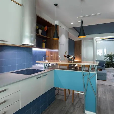 Charming Luxurious Flat With Garage By Host Wise *