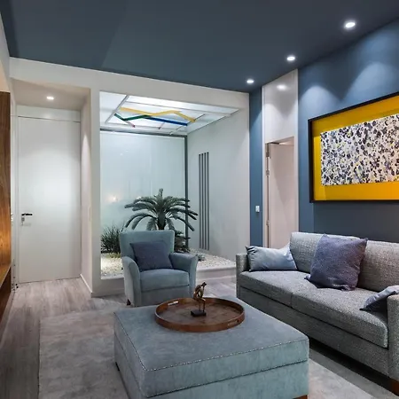 Charming Luxurious Flat With Garage By Host Wise Apartment