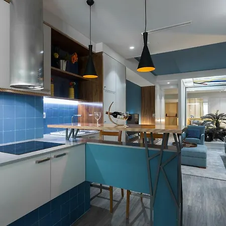 Apartment Charming Luxurious Flat With Garage By Host Wise *
