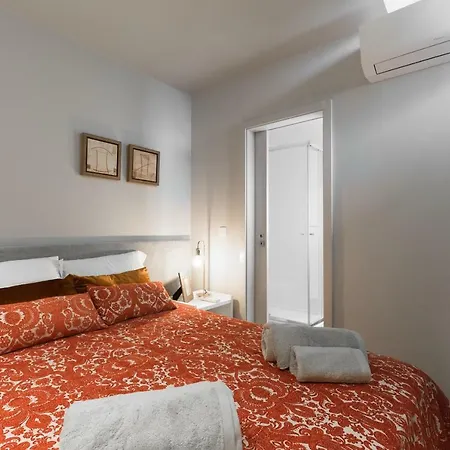Apartment Charming Luxurious Flat With Garage By Host Wise *
